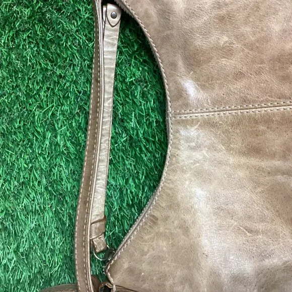 Frye Melissa Scooped Crossbody Hobo Bag Light Tan